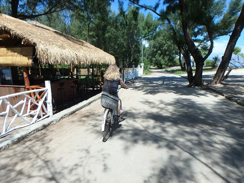 [インドネシアのパリピ秘境・ギリ島旅行記27] 3日目・ギリトラワンガン島を自転車で巡る。