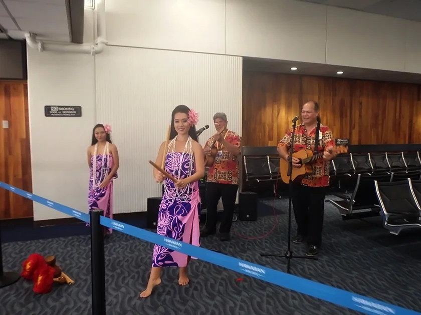 [エアアジアで行く激安ハワイ旅行記9] ハワイのダニエル・K・イノウエ国際空港に到着。レンタカーのシャトル乗り場、、、どこだ?