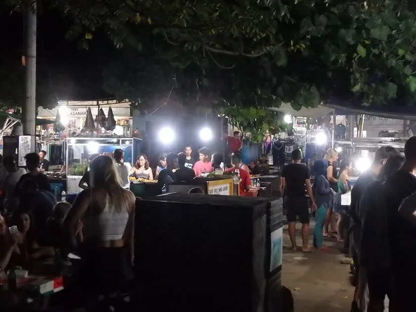 [インドネシアのパリピ秘境・ギリ島旅行記34] ギリ・トラワンガン島のナイトマーケット(前編)