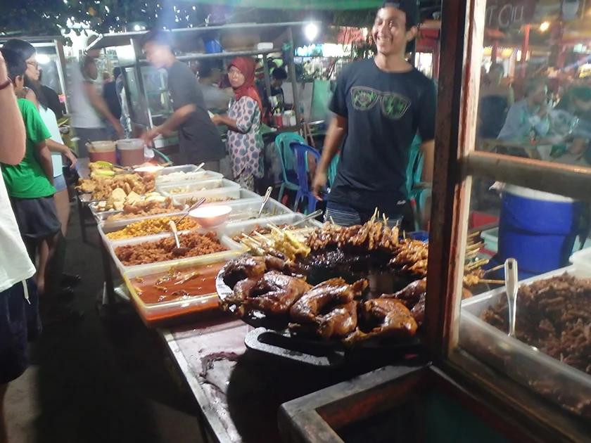 [インドネシアのパリピ秘境・ギリ島旅行記34] ギリ・トラワンガン島のナイトマーケット(前編)