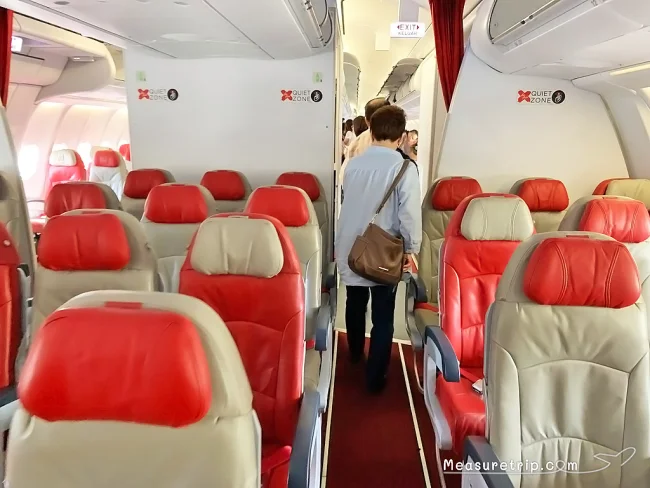 【実体験レポート】エアアジアX・ハワイ線の機内の様子と座席シートの広さ / LCC AirAsia