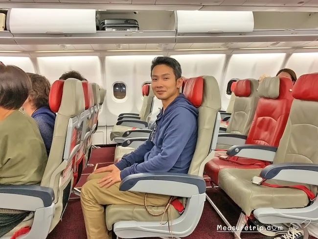 【実体験レポート】エアアジアX・ハワイ線の機内の様子と座席シートの広さ / LCC AirAsia