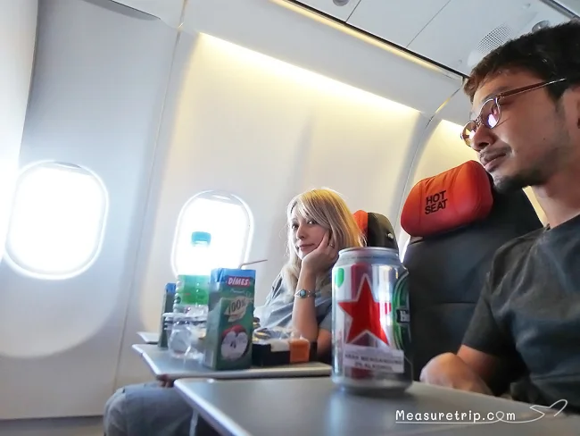 【実体験レポート】エアアジアX・ハワイ線の機内の様子と座席シートの広さ / LCC AirAsia