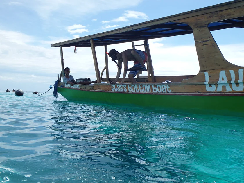 [インドネシアのパリピ秘境・ギリ島旅行記38] ギリ島のアイランドホッピング・ボートシュノーケル