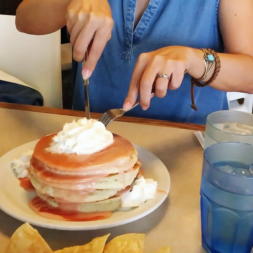 [エアアジアで行く激安ハワイ旅行記21] シナモンズの名物・グアバソースのパンケーキを食べてみた。