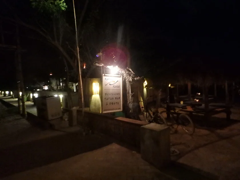 [インドネシアのパリピ秘境・ギリ島旅行記45] ギリ島ベテランの日本人夫婦と出会う。