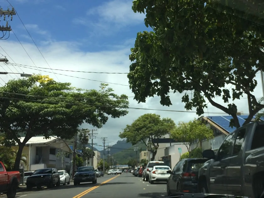 [エアアジアで行く激安ハワイ旅行記22] 木曜日開催のカイルアナイトマーケット。車で早めに来れば駐車場が停めやすい。