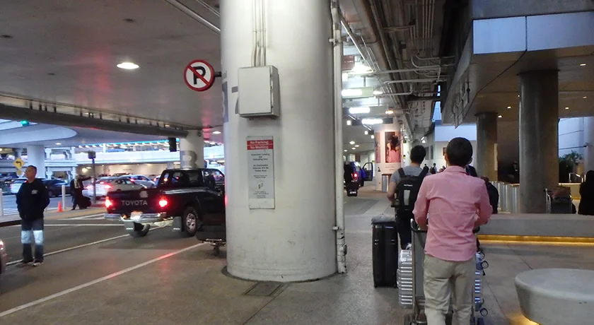 ロサンゼルス空港からホテルやディズニーランドまでのお得な送迎サービス