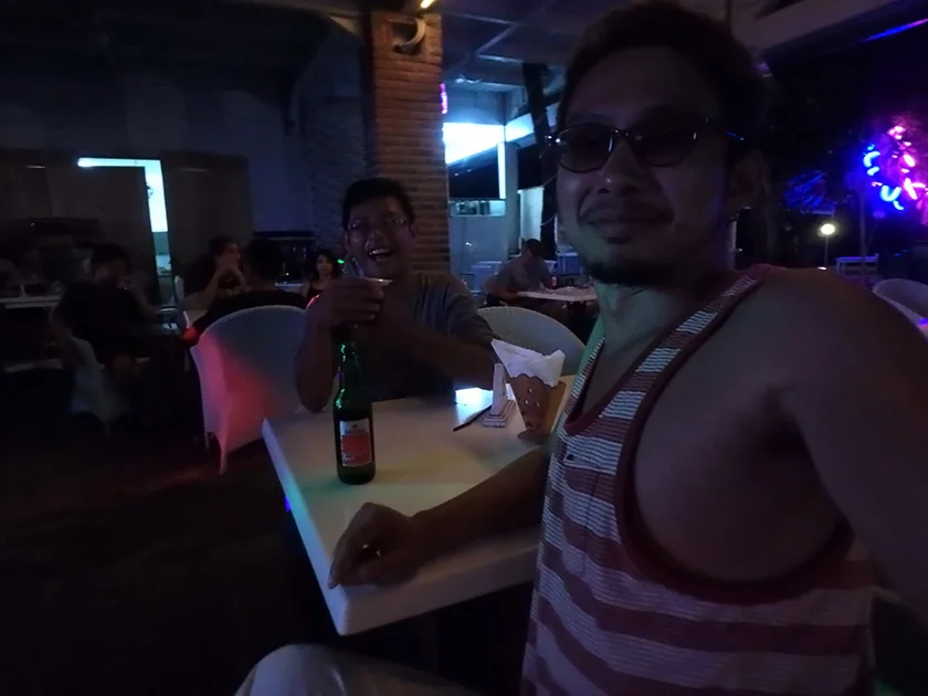 [インドネシアのパリピ秘境・ギリ島旅行記50] ギリ・トラワンガン島の週末の夜。クラブ RUDY’S PUBへ。