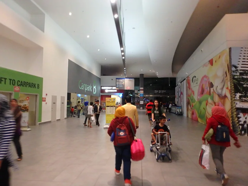 [インドネシアのパリピ秘境・ギリ島旅行記62] KLIA2空港からチューンホテルへの行き方・夜の図解編