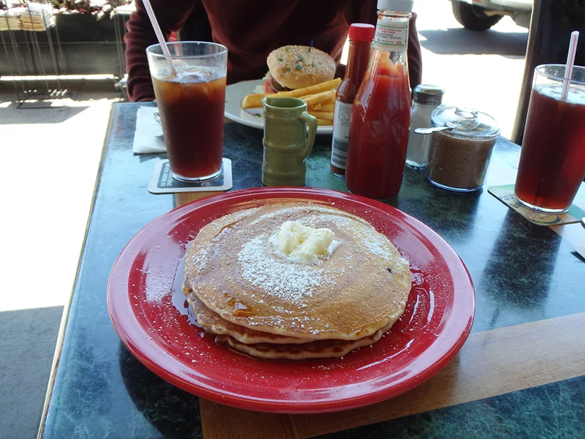 [片道1万円！？激安サンフランシスコ旅行記31] オーガニックなアメリカンレストラン「Beach Street Grill」でオーガニックパンケーキ!