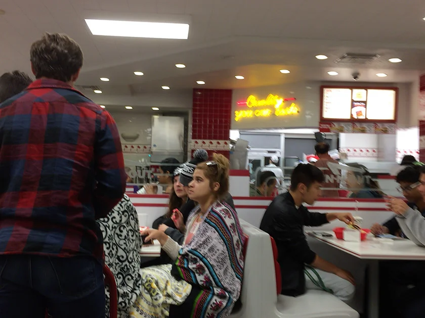 [片道1万円！？激安サンフランシスコ旅行記40] 完全アウェーな地元のハンバーガーショップ「In-N-Out Burger」