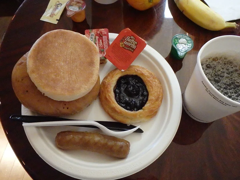 [片道1万円！？激安サンフランシスコ旅行記41] 雲ひとつ無い空とアメリカンな朝食。