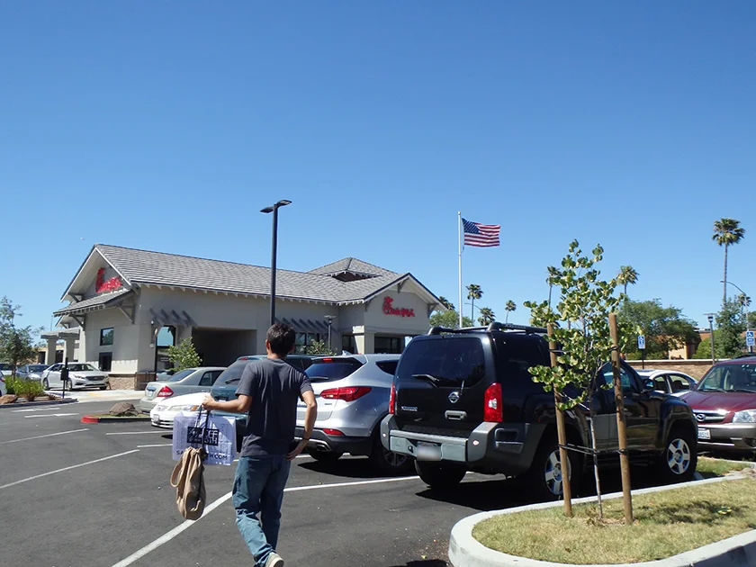 [片道1万円！？激安サンフランシスコ旅行記54] ファストフード店「Chick-fil-A」で昼飯を買って帰る。