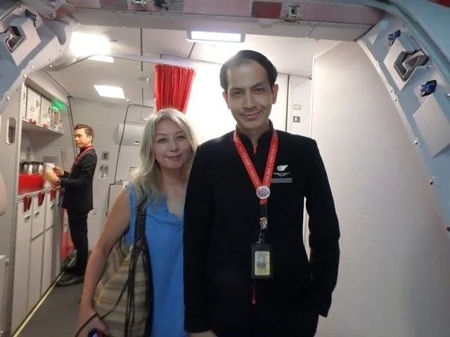 [タイの秘境・ピピ島とプーケットを巡る旅行記10] エアアジアのクアラルンプール行きA330-300の機内の様子と搭乗記レポート