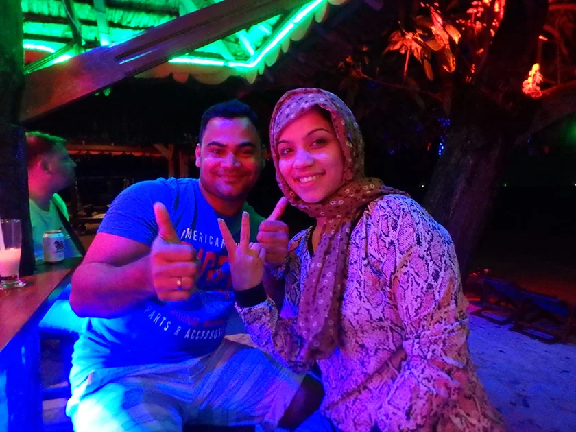 [タイの秘境・ピピ島とプーケットを巡る旅行記28] シャキさん夫婦と長話。バングラディッシュの結婚式の豪華さにビックリ！