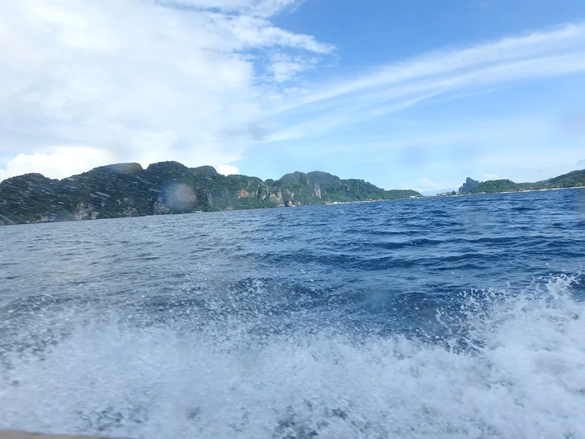 [タイの秘境・ピピ島とプーケットを巡る旅行記32] 魚影の濃さはバナナで決まる。