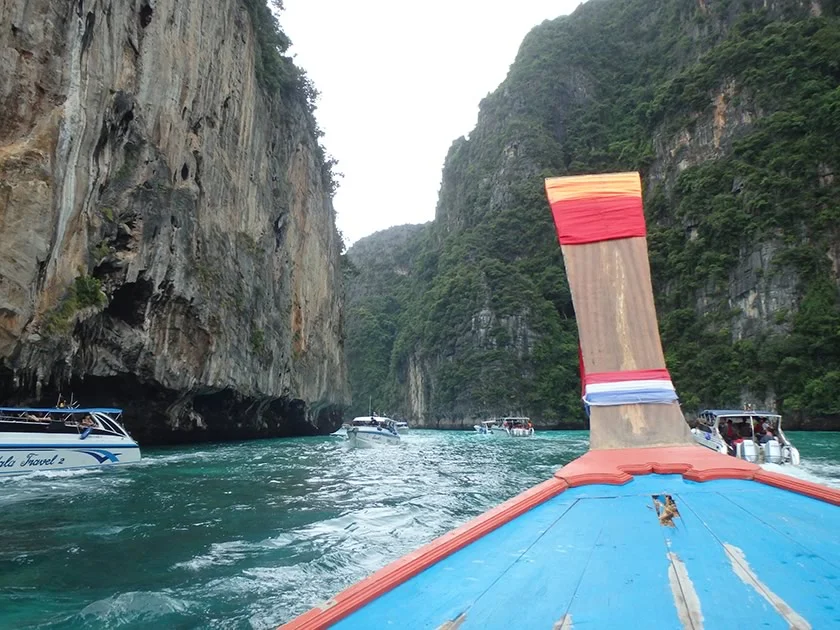 [タイの秘境・ピピ島とプーケットを巡る旅行記36] みんなで海に向かってジャンプ♪
