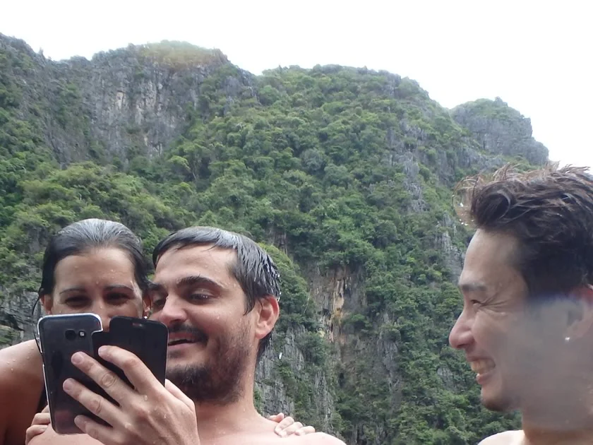 [タイの秘境・ピピ島とプーケットを巡る旅行記36] みんなで海に向かってジャンプ♪