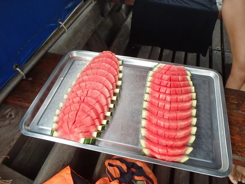 [タイの秘境・ピピ島とプーケットを巡る旅行記38] バンブーアイランドも観光客でいっぱい。
