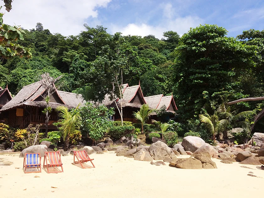 [タイの秘境・ピピ島とプーケットを巡る旅行記41] ピピ島のビーチは晴れるとスゴいことになる。