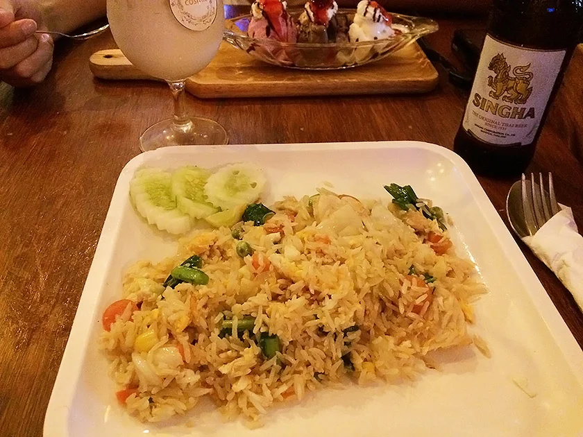 [タイの秘境・ピピ島とプーケットを巡る旅行記51] リーズナブルな価格帯の「宇宙のレストラン」