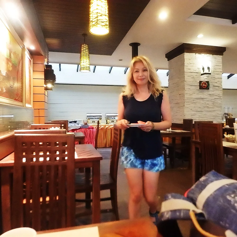 [タイの秘境・ピピ島とプーケットを巡る旅行記53] ピピパームツリーリゾートで朝食。朝はやっぱりスイカ。
