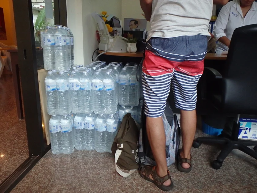 [タイの秘境・ピピ島とプーケットを巡る旅行記58] カマラビーチフロントアパートメントに到着。え！？アップグレード？