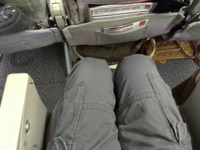 [エミレーツ航空で往復1.9万円！爆安フランス・パリ旅行記12] エミレーツ航空・ドバイ行きEK313便の機内食。え！？チキン売り切れちゃったの？（涙）