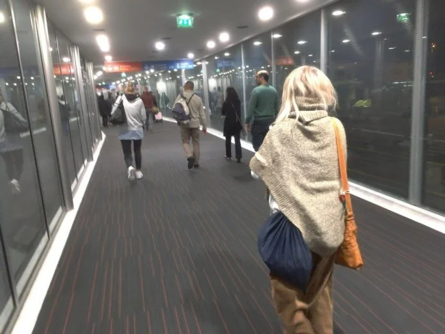 [エミレーツ航空で往復1.9万円！爆安フランス・パリ旅行記21] エミレーツ航空EK075便の機内食は美味しい♪ そしてパリに（やっと）到着！