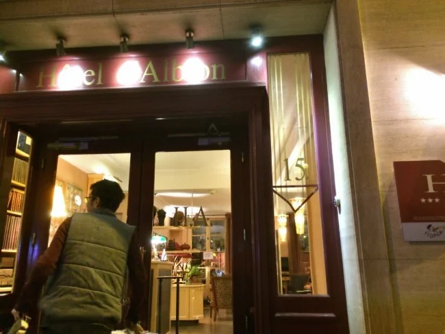 [エミレーツ航空で往復1.9万円！爆安フランス・パリ旅行記23] フランス・パリの滞在先は「Hotel d'Albion - ホテル・ダルビオン」