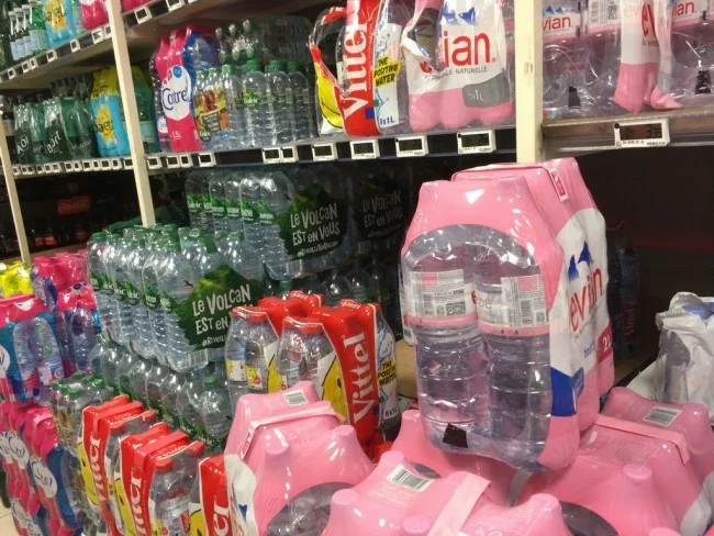 [エミレーツ航空で往復1.9万円！爆安フランス・パリ旅行記26] 「MONOPRIX（モノプリ）」で買ってきた水が、コントレックスの硬度を超えるヤバい水だった。。