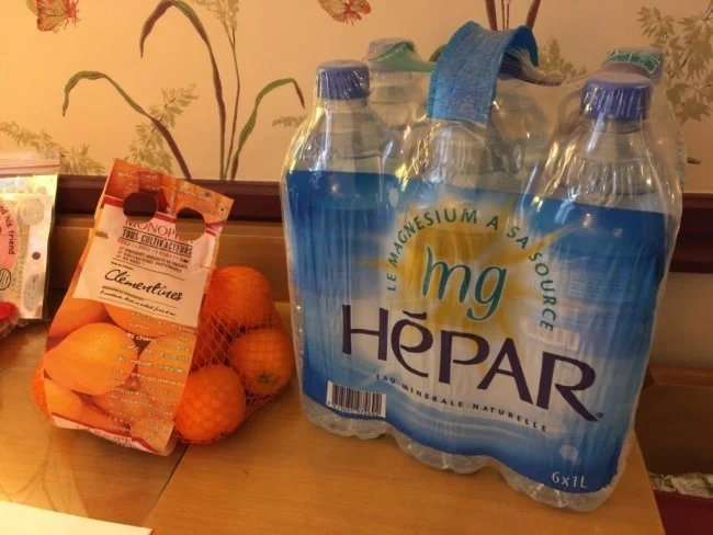 [エミレーツ航空で往復1.9万円！爆安フランス・パリ旅行記26] 「MONOPRIX（モノプリ）」で買ってきた水が、コントレックスの硬度を超えるヤバい水だった。。