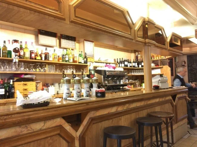 [エミレーツ航空で往復1.9万円！爆安フランス・パリ旅行記30] ホテルの向かいにあるブラッスリー「Le Penalty」でブランチ