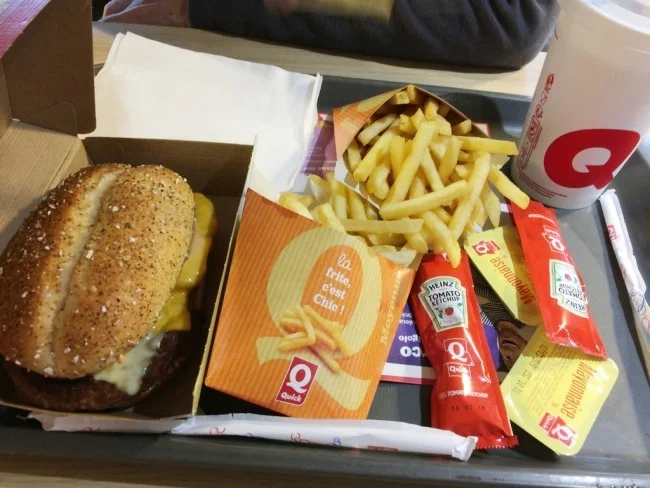 [エミレーツ航空で往復1.9万円！爆安フランス・パリ旅行記42] フランス・パリでの外食代を安くしたいなら。
