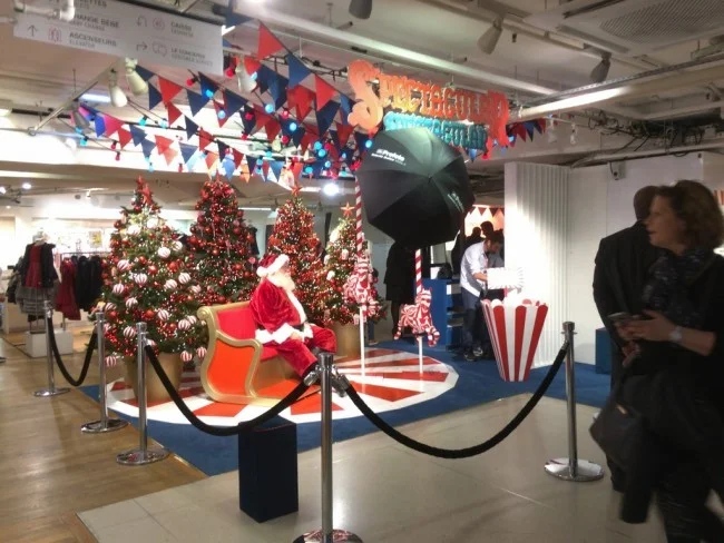 [エミレーツ航空で往復1.9万円！爆安フランス・パリ旅行記44] ギャラリー・ラファイエットのクリスマスツリーは本当にデカい。