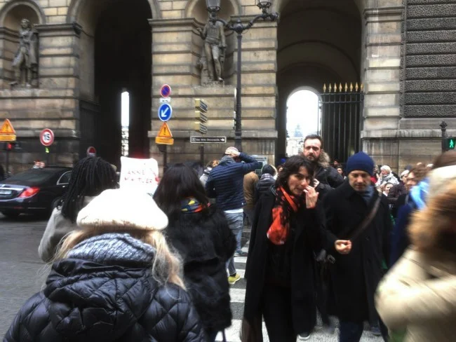 [エミレーツ航空で往復1.9万円！爆安フランス・パリ旅行記45] ルーヴル美術館隣接のショッピングモール「Carrousel du Louvre」へ。また雨がキツくなってきた（汗）。