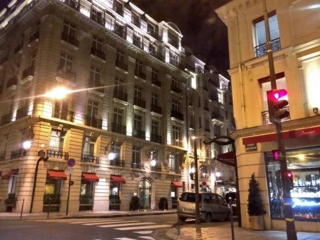 [エミレーツ航空で往復1.9万円！爆安フランス・パリ旅行記55] 日曜日のパリは、夕方ぐらいから大賑わい。