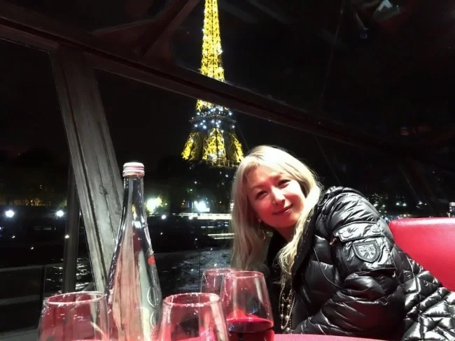 [エミレーツ航空で往復1.9万円！爆安フランス・パリ旅行記59] セーヌ川から見るパリの夜景とバイオリンの音色。
