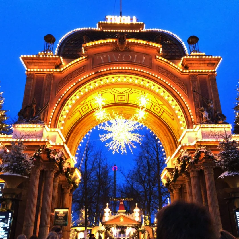 【海外旅行LIVE | 17年12月27日】世界最古のテーマパーク「チボリ公園」はクリスマスの真っ只中