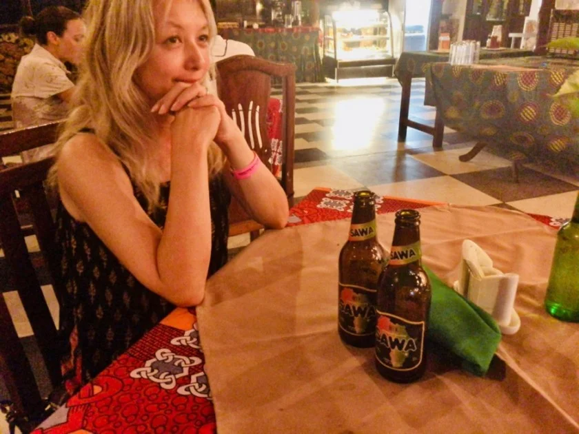 【海外旅行LIVE | 18年1月3日】タンザニアのビール「SAWA」