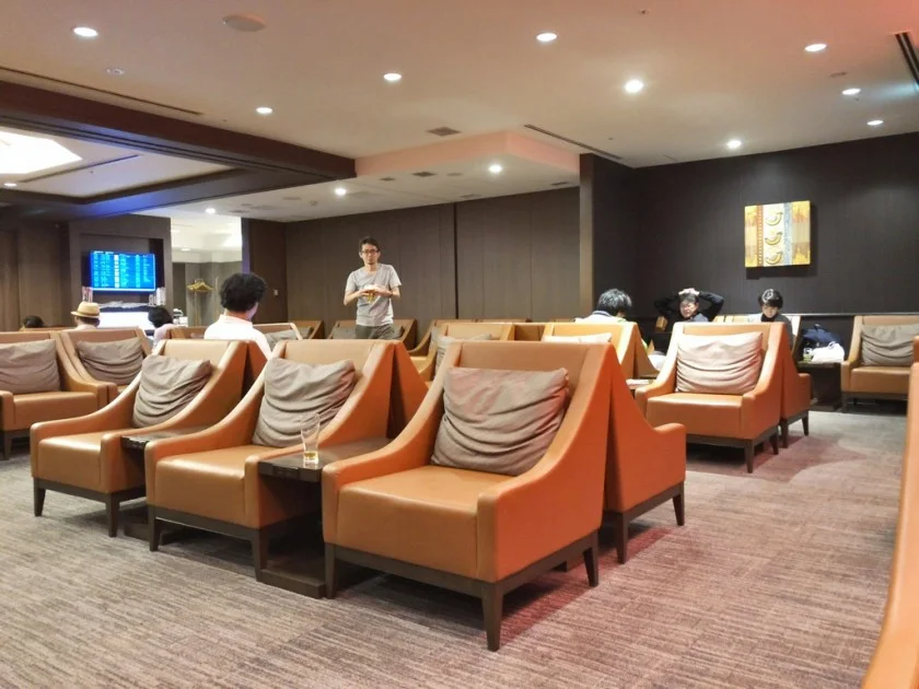 JAL ビジネスクラスラウンジ - サクララウンジ @関西国際空港