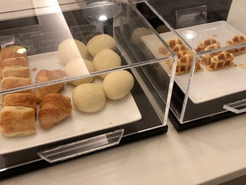 JAL ビジネスクラスラウンジ - サクララウンジ @関西国際空港