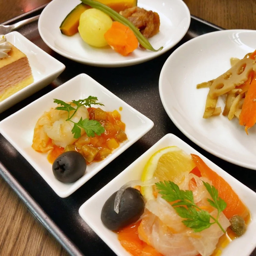 JAL ビジネスクラスラウンジ - サクララウンジ @関西国際空港