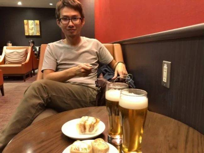 [北欧とアフリカを巡る年末年始の冒険旅行記：北欧編3] JALサクララウンジでカレー食べるよ♪