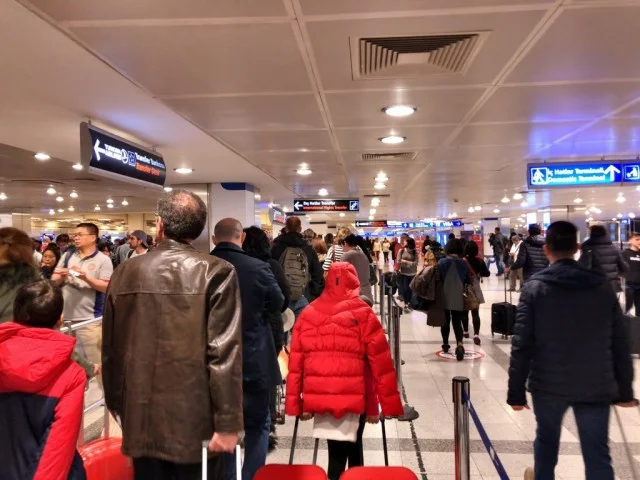 [北欧とアフリカを巡る年末年始の冒険旅行記：北欧編16] 熱気溢れるアタテュルク国際空港