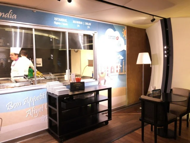 ターキッシュエアラインズ ビジネスクラスラウンジ - THY Lounge：食事編 ＠イスタンブール・アタチュルク国際空港