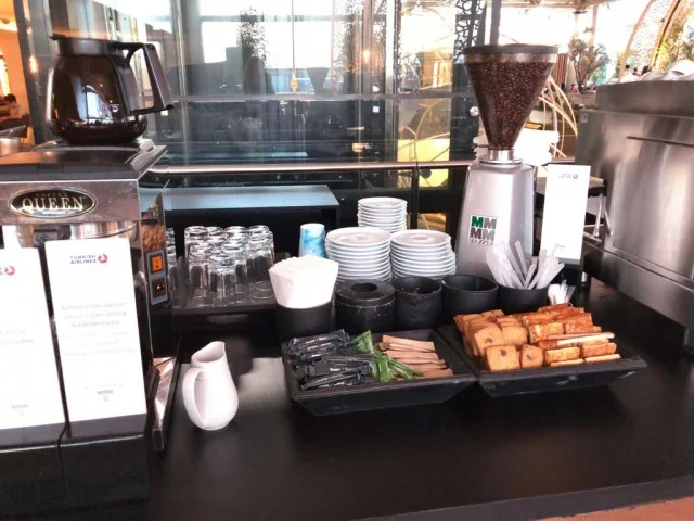 ターキッシュエアラインズ ビジネスクラスラウンジ - THY Lounge：食事編 ＠イスタンブール・アタチュルク国際空港