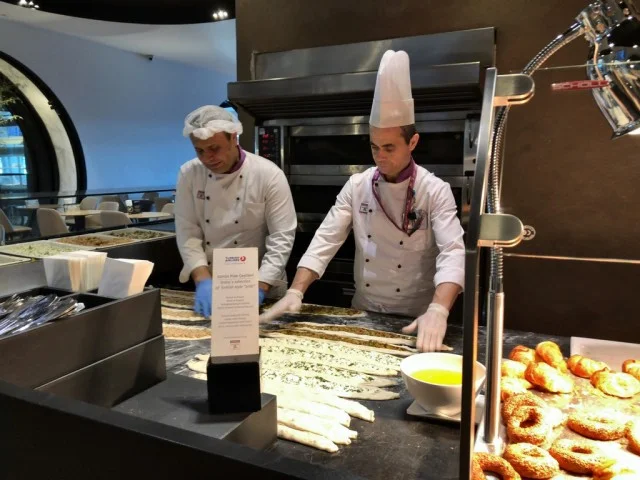 ターキッシュエアラインズ ビジネスクラスラウンジ - THY Lounge：食事編 ＠イスタンブール・アタチュルク国際空港