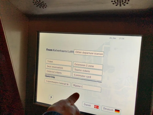 [北欧とアフリカを巡る年末年始の冒険旅行記：北欧編26] デンマーク国鉄「DSB」のチケットを買う。ターミナルどこだ、、？